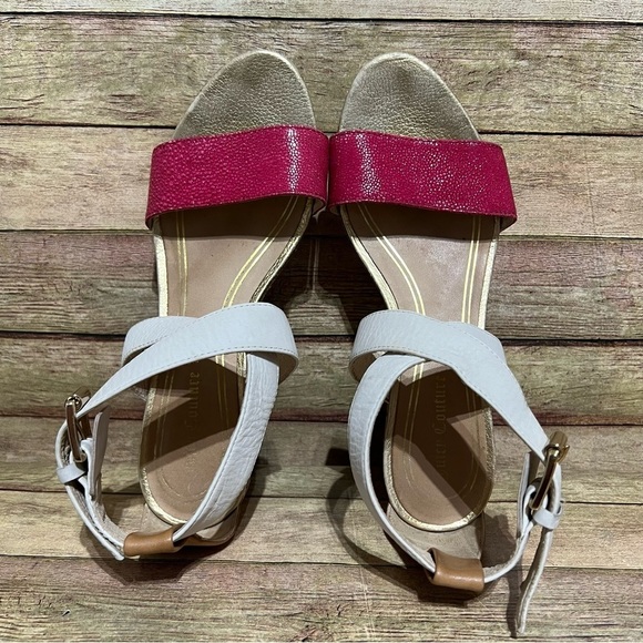 Juicy Couture Forrest Wedge Sandals - Picture 7 of 9